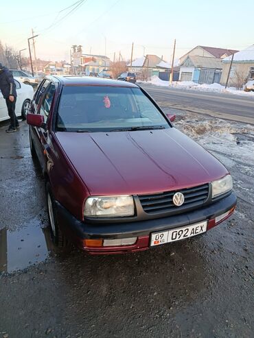 Volkswagen: Volkswagen Vento: 1993 г., 1.8 л, Механика, Седан — 5