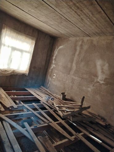 Həyət evləri və villaların satışı: 4 otaqlı, 6 kv. m, Kredit yoxdur, Təmirsiz — 10