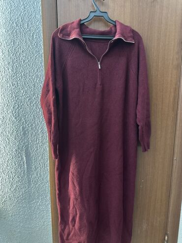 Другая женская одежда: Продаю женские одежды 1) Пальто альпака р50 новое 2500с 2) куртка р — 5