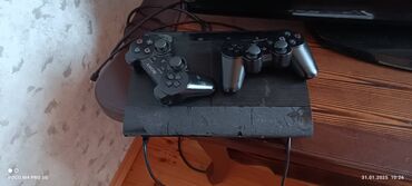 PS3 (Sony PlayStation 3): PS 3. 8 ve 10 yawli uwag terefinden evde istifade edilib 2 il.normal