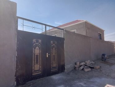 qobu həyət evi: 3 otaqlı, 70 kv. m, Yeni təmirli