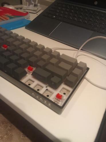 notebook harddisk: Ajazz ak680 4 dene switch yoxdur 4 dene de keycap satilir isdeyen — 2