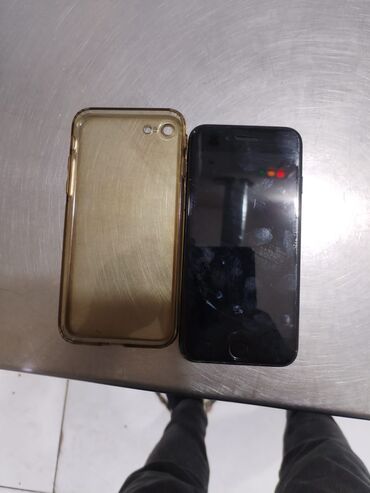 iphone 7 jet black: IPhone 7, 32 GB, Jet Black, Barmaq izi