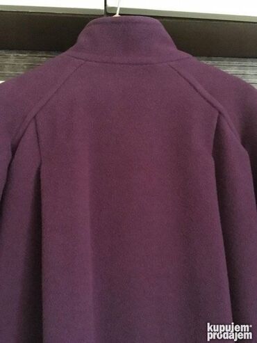 Kaputi: Elegantni ženski kaput, ljubičaste boje, postavljen, kao nov . Sastav — 7