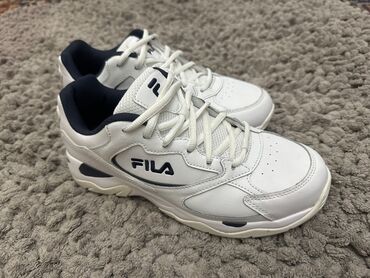 обувь белая: Fila оригинал 41размер