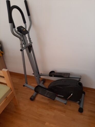 Gym Equipment: Kucni bicikl-trenazer