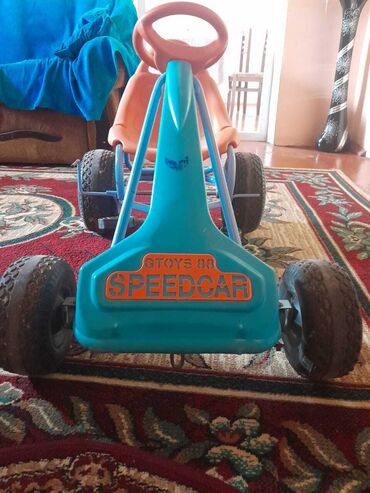 Uşaq üçün elektrik maşınları: G Toys tərəfindən hazırlanmış mavi rəngli “Speedcar” oyuncaq maşını