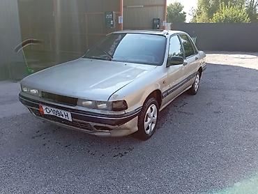 roewe i5: Mitsubishi Galant: 1988 г., Механика, Седан — 6