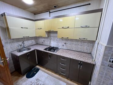 Mətbəx mebeli: Mətbəx mebeli satılır 300₼. Əla vəziyyətdədir. Ölçü