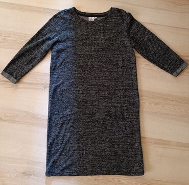 Haljine: Haljine S
500-800din
rasprodaja 🛍️ — 7