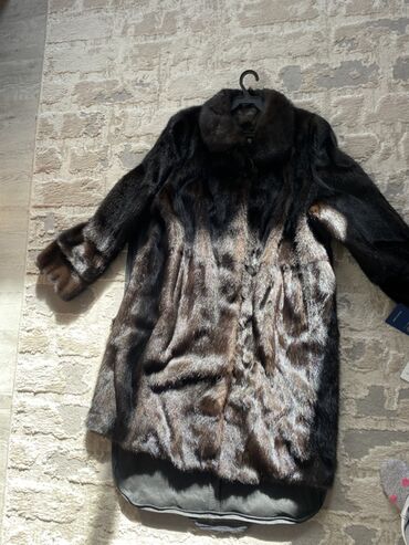 Шубы: Шуба из норки, классическая модель до колена. Характеристики: - — 3