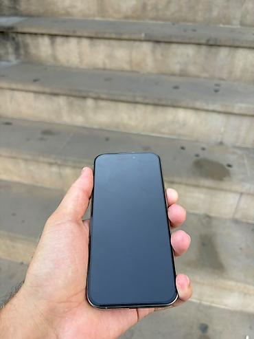 15 pro qara: IPhone 15 Pro, Face ID — 4
