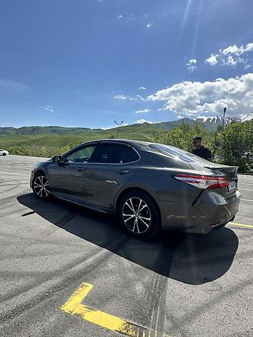 audi 8: Toyota Camry: 2020 г., 2.5 л, Автомат, Бензин, Седан — 3
