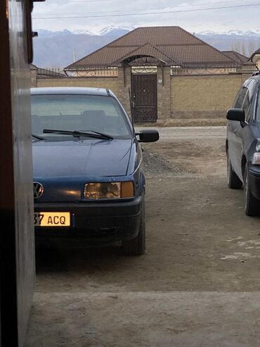 Volkswagen: Volkswagen Passat: 1989 г., 1.8 л, Механика, Бензин, Седан — 5