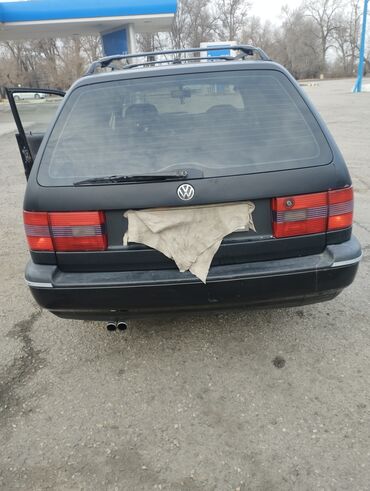 Volkswagen: Volkswagen Passat: 1994 г., 1.8 л, Механика, Бензин, Универсал — 12