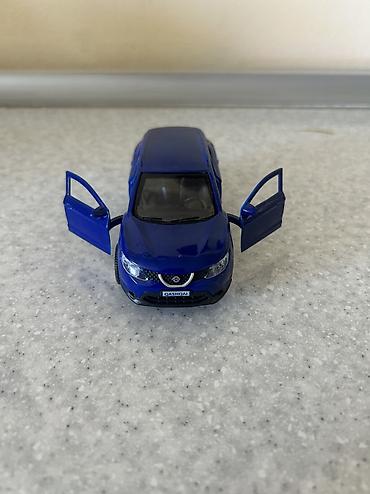 stacktrack oyuncaq dəsti: Qara rəngli Toyota Prius miniatür modeli - Miqyas: təxmini 1:32 — 9