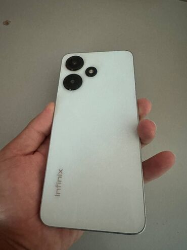 купить сенсорный телефон недорого: Infinix HOT 30i, Б/у, 128 ГБ, цвет - Белый, 2 SIM