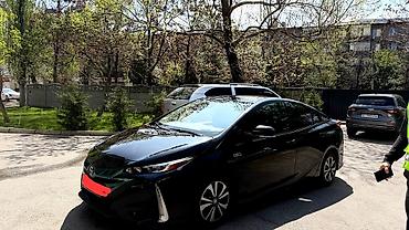 Toyota: Toyota Prius: 2019 г., 1.8 л, Гибрид, Хэтчбэк — 3