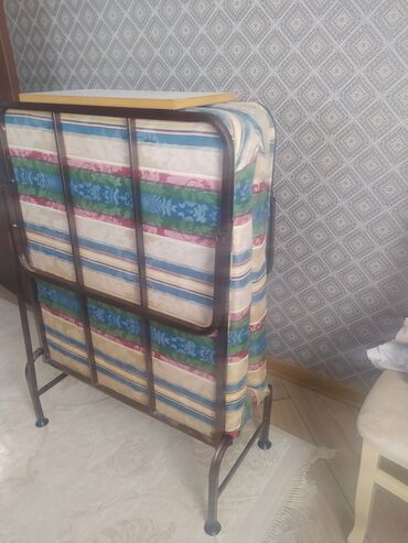 чехол на диван: İşlənmiş, Təknəfərlik çarpayı, Bazasız