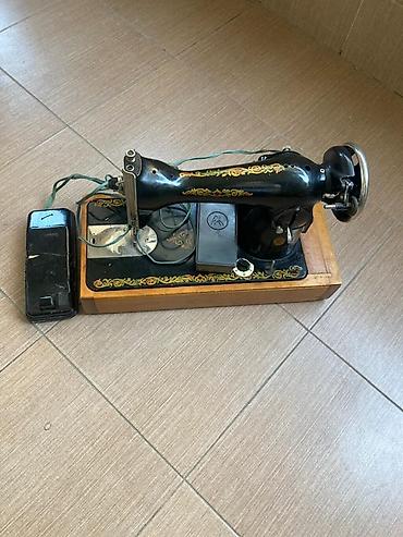yamata tikis masini: Elektrik tikiş maşını - Korpusu klassik qara rəngdə, üzərində qızılı — 1