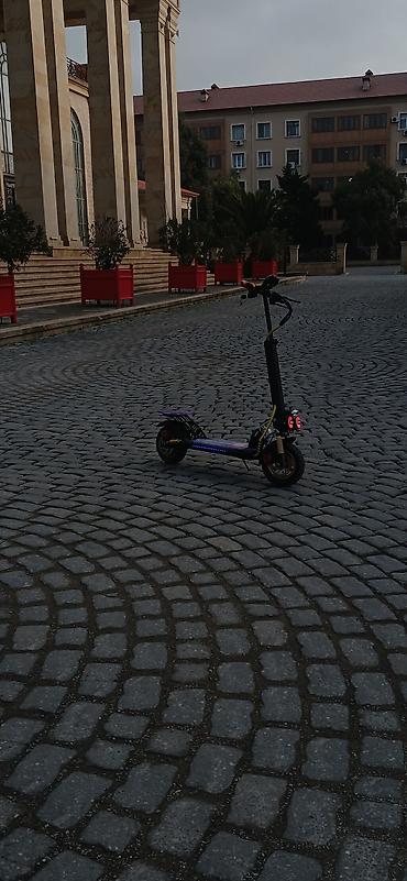 Güclü elektrik skuter - İki iri ön LED proyektor farası və əlavə ağ