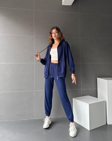 Komplet trenerke: Komplet trenerka S M L XL 2XL Cena 3700 din — 2