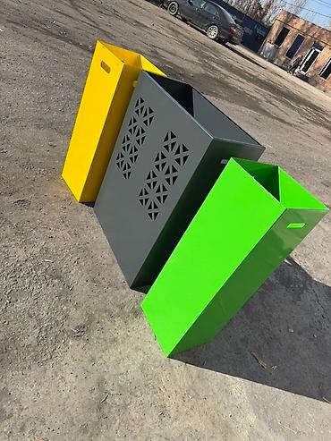 Мусорные баки, контейнеры: Двухсекционные урны/контейнеры для раздельного сбора отходов - — 8