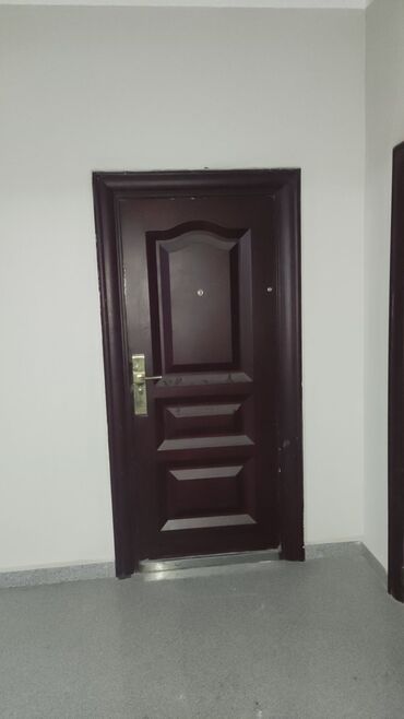 Giriş qapıları: Seyf qapi 
170azn
Nerimanov 0137 leli