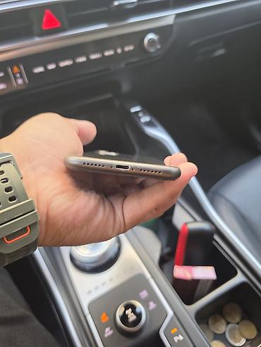 iphone 5c: IPhone 11, Qara, Face ID — 2