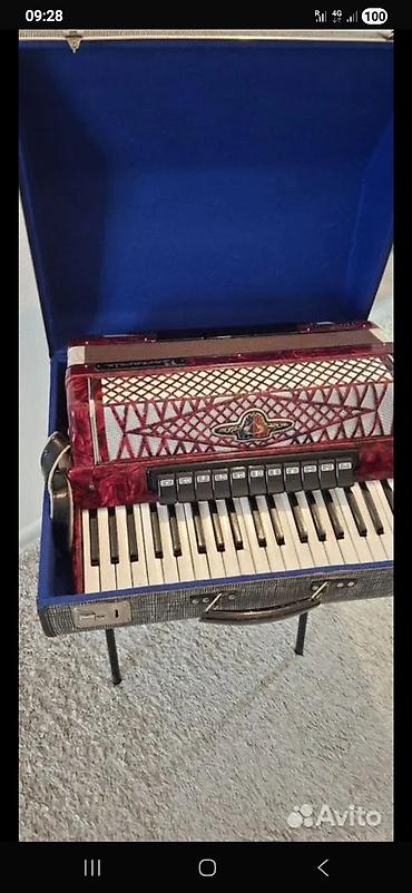 Аккордеоны: Аккордеон Barcarolle Prominenz, красный перламутровый корпус — 3