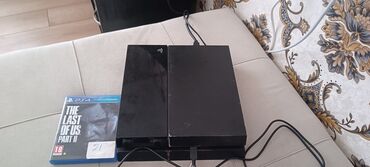 PS4 (Sony Playstation 4): Salam plestesin 4 satılır prafışka olunub 1 pultnan içinde 10 dene