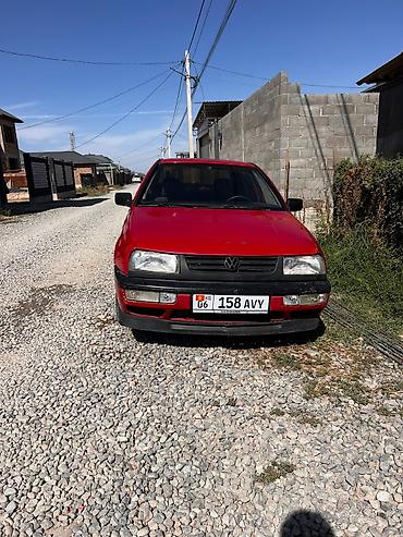 гольф 4 салон: Volkswagen Vento: 1992 г., 1.8 л, Механика, Седан — 1