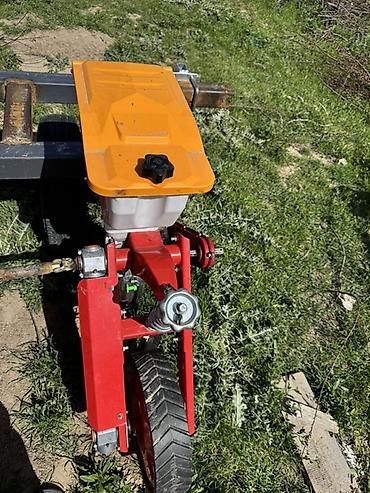 Кукурузные сеялки: Пневматическая пропашная сеялка, 4-рядная - Тип: навесная/прицепная — 4