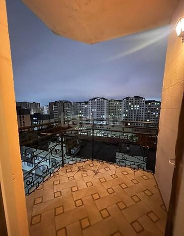 sumqayitda kiraye: - Şəhər mənzərəli eyvan: Geniş, kafel döşəməli, dəmir məhəccərli eyvan — 1