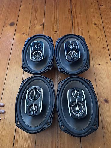 Колонки и сабвуферы: Avtomobil audio dəsti Komplekt: - Gücləndirici: Sony XM-N502 stereo — 2
