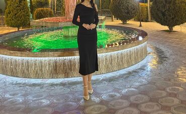 qadınlar üçün tvid jaketlər: Qara rəngdə asimmetrik axşam/libas - Model: tək çiyinli (bir çiyin