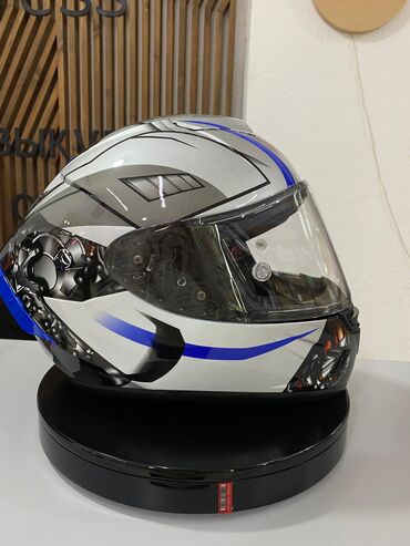 Наушники: Шлем-интеграл для городской езды
Цвет серый с синими линиями