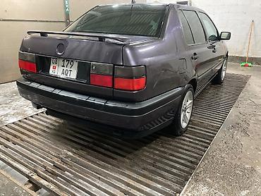 Volkswagen: Volkswagen Vento: 1992 г., 1.8 л, Кол менен иштөөчү, Седан — 2