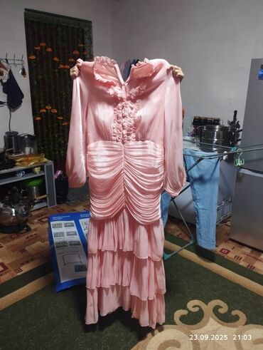 длинное платье темно зеленого: Вечернее платье, Длинная модель, С рукавами, XL