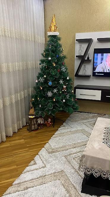 qar adami: Süni yolka ağacı. Evinizdə bayram ab-havası yaratmaq üçün klassik — 2