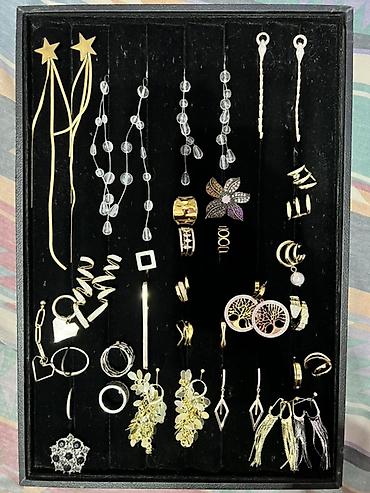 Наборы украшений: РАСПРОДАЖА Набор бижутерии бу и новые в современном стиле: 1) — 10