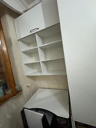 iş stulu: Ağ rəngdə modul saxlama mebeli dəsti - Üst hissədə iki qapılı dolab — 4