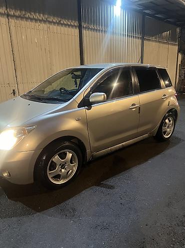 Toyota: Toyota ist: 2003 г., 1.3 л, Хэтчбэк — 10