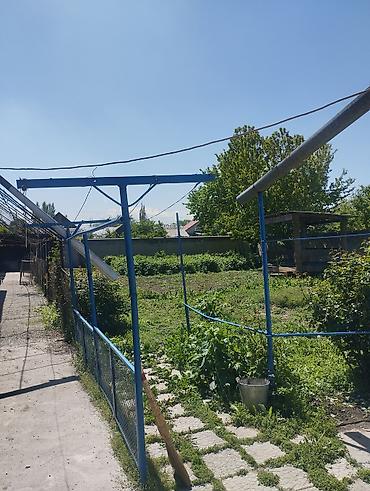 Продажа барачных домов: 🏡 Продаётся просторный кирпичный дом с большим потенциалом! 💰 Цена — 27