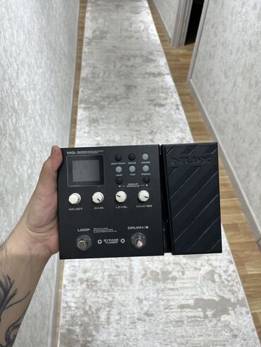 ritm nagara: Yeni Gitara gücləndiricisi, 220 Vt