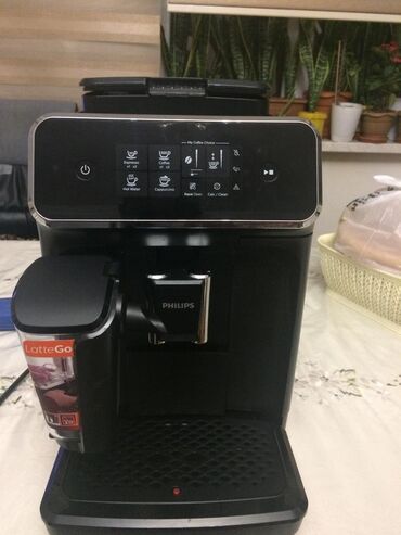 qəhvə aparati: Philips kofe aparatı satılır 800 AZN. Yeni alınıb. 1 dəfə yoxlamaq