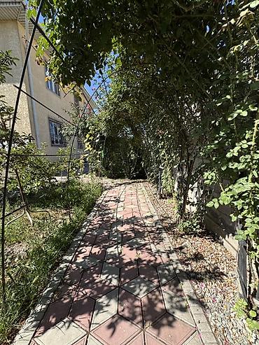 дом из бруса: 🏡 Продается добротный 2-этажный дом в престижном районе Арча-Бешик! 📍 — 4