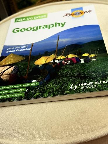 under armour: Məhsul: AQA (A) GCSE Geography – Revision Guide Müəlliflər: Jane — 2