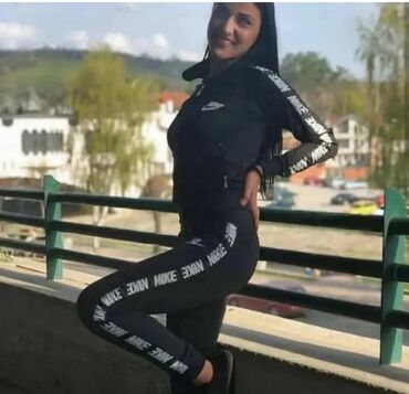 Gornji i donji deo: Ženska komplet trenerka 
s do xl — 12