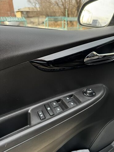 Chevrolet: Chevrolet Spark: 2018 г., 0.1 л, Автомат, Бензин, Хэтчбэк — 17